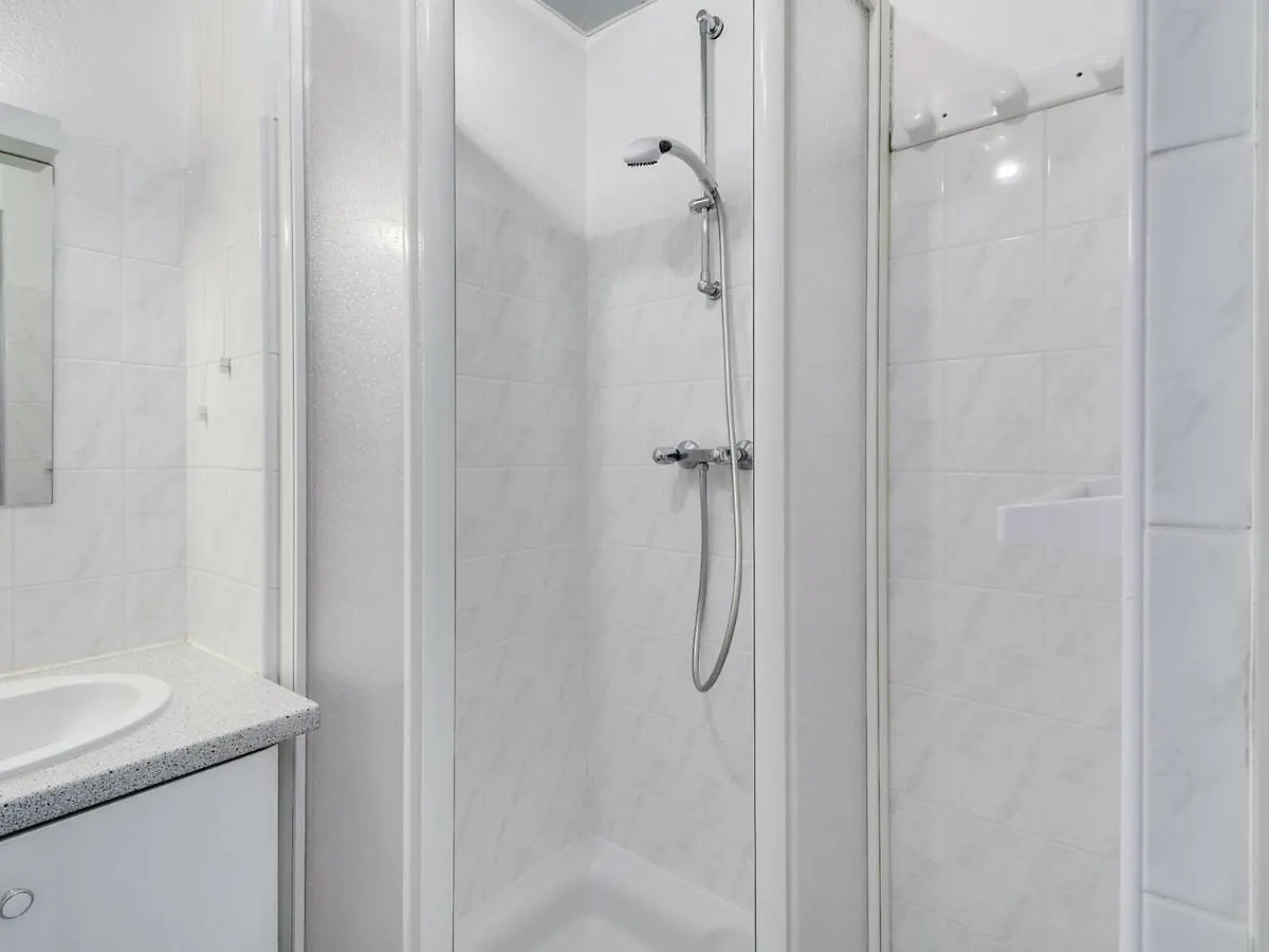 Studio Cabine Cosy Pour 4 Pers. Avec Balcon Au Sud Et Parking, A Deux Pas Du Centre De Luz-Saint-Sauveur - Fr-1-402-59 0*,